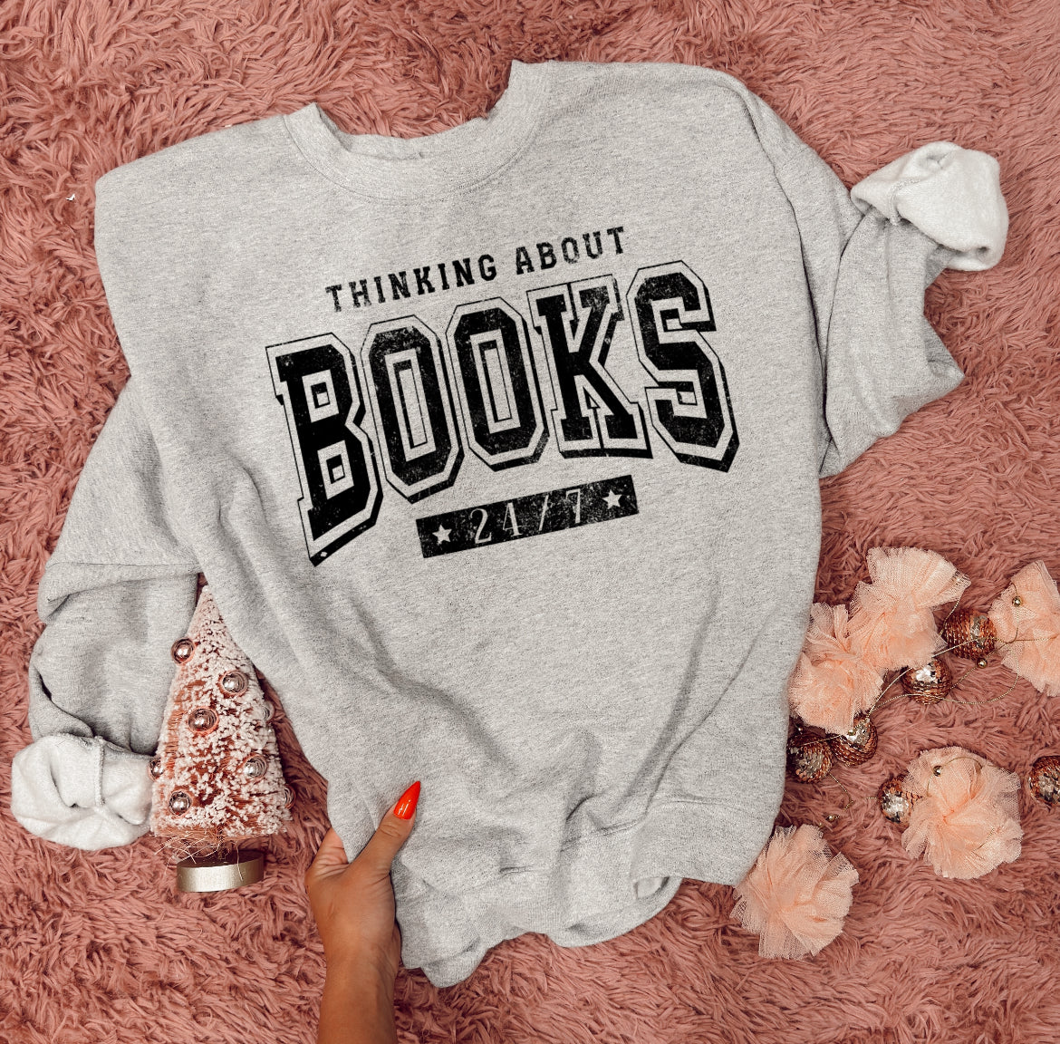 Thinking about books 24/7-crewneck