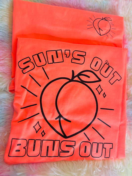 Suns out buns out-Graphic Tee